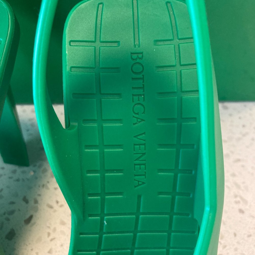 NEW Bottega Veneta Jimbo Sandal in Parakeet Green Size IT/EU 39 - Retail $890 - Picture 11 of 16